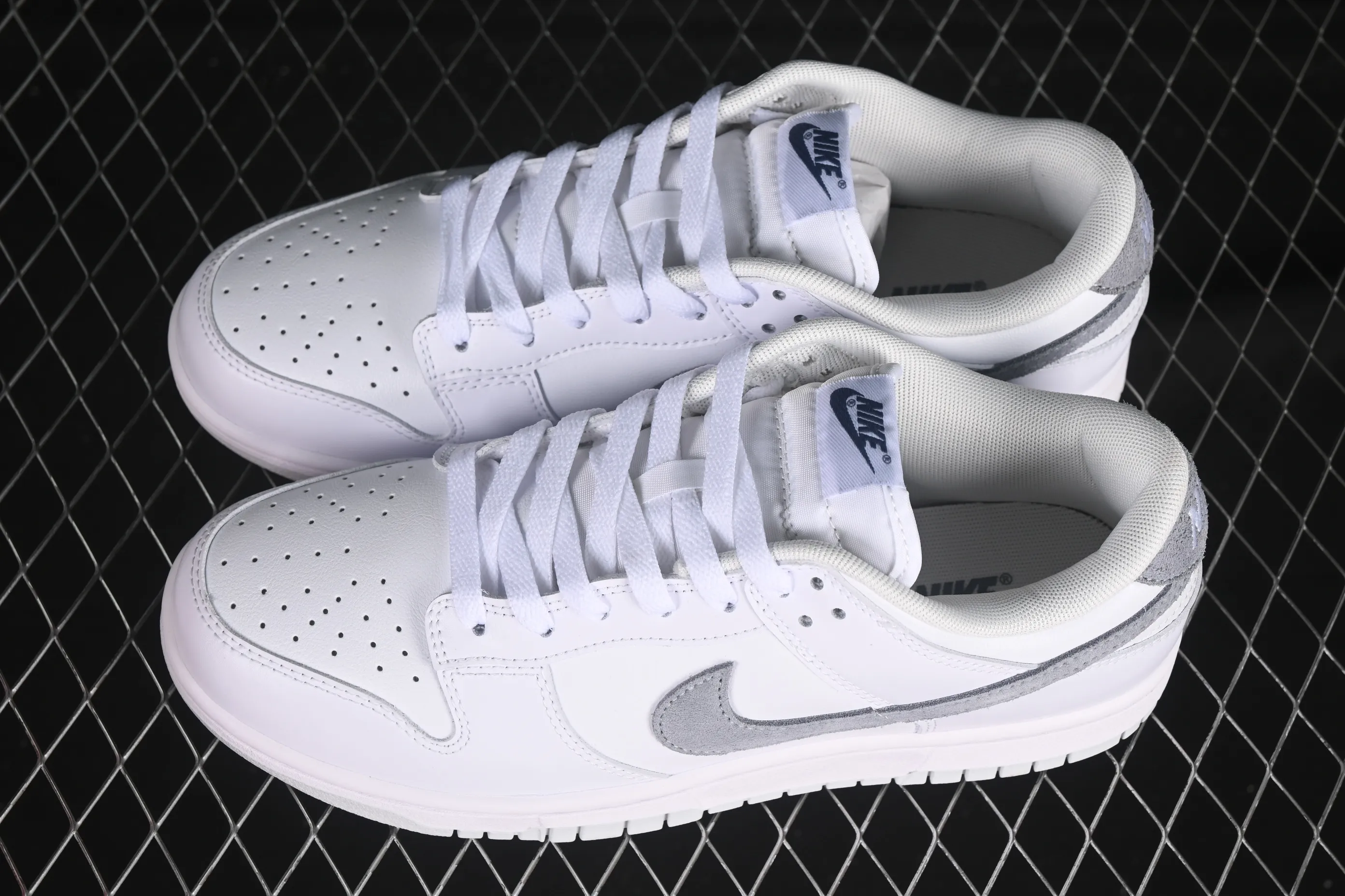 All categories Nk SB Dunk series Nk SB Dunk Low low-top sneakers Nike SB Dunk Low white gray low-top casual sneakers IH0632-141